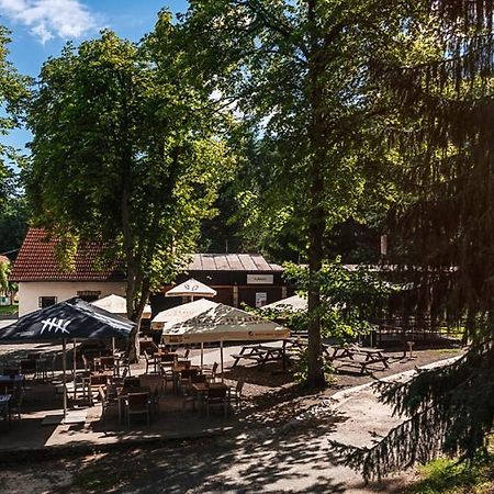 Rekreacni Areal Prihrazy Hotel Zdar  Ngoại thất bức ảnh