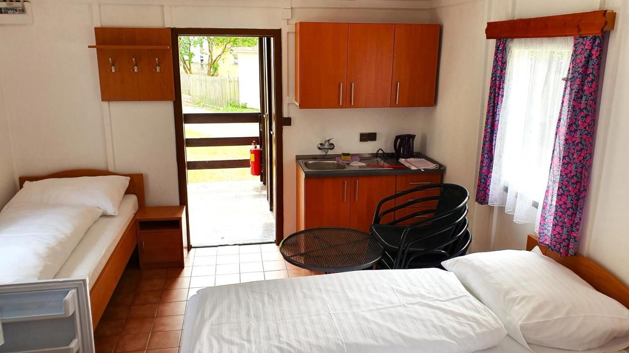Rekreacni Areal Prihrazy Hotel Zdar  Ngoại thất bức ảnh